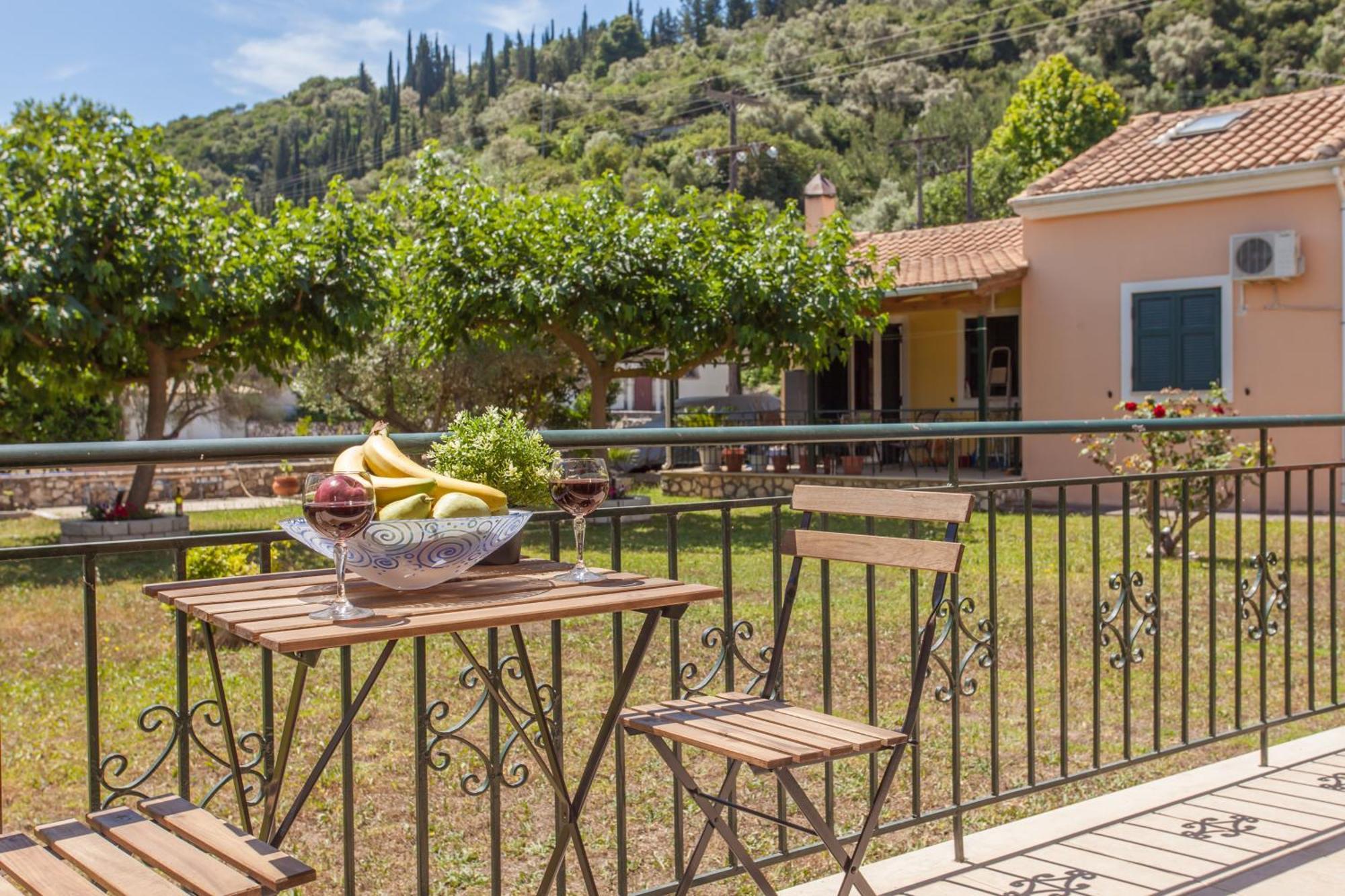 Cozy Apartments In City'S Suburbs Lefkada City Luaran gambar